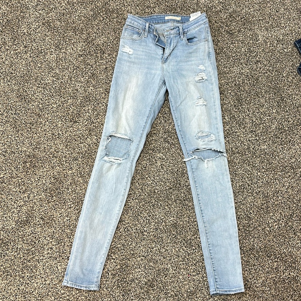 Levi distressed skinny jeans